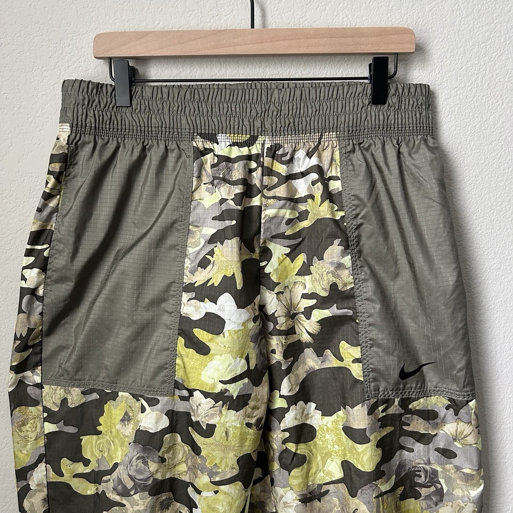 Nike Womens Floral Camo Ripstop Joggers Easy Woven Pants Size L Olive - Picture 3 of 10